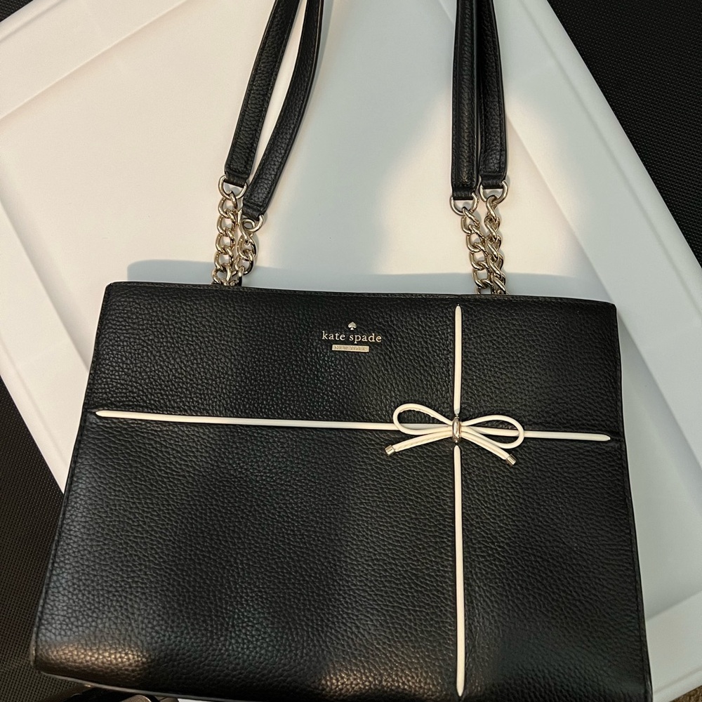 Black Kate Spade purse